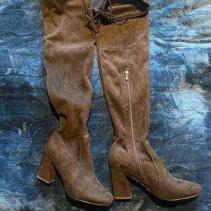 Size 41 black boots used 1 time